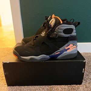 Jordan 8 retro
Size 6.5Y — 8 in women